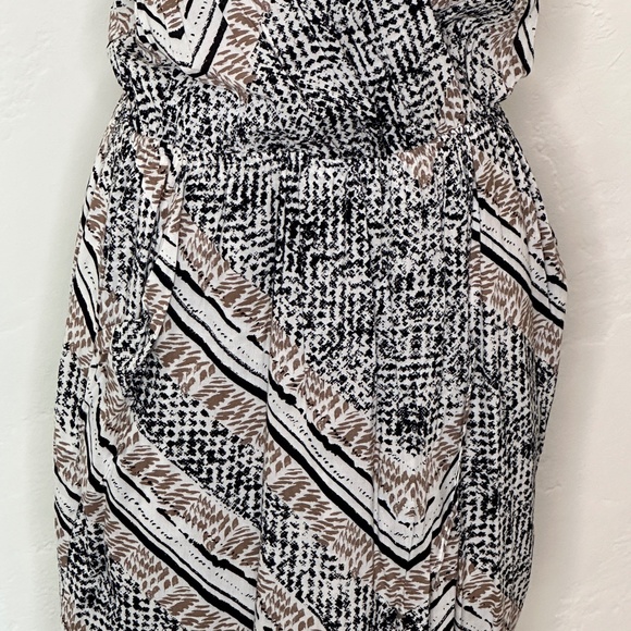 NWOT- BCBGeneration Multi Color Crisscross Strap Mini Dress with POCKETS! - Picture 3 of 14